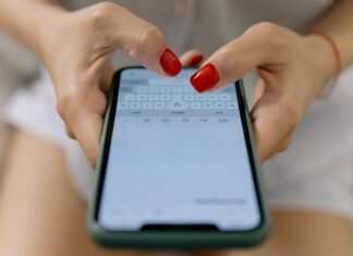 Best Comment for Girl Pic on Instagram (2025 Guide) Best comment for girl pic on Instagram